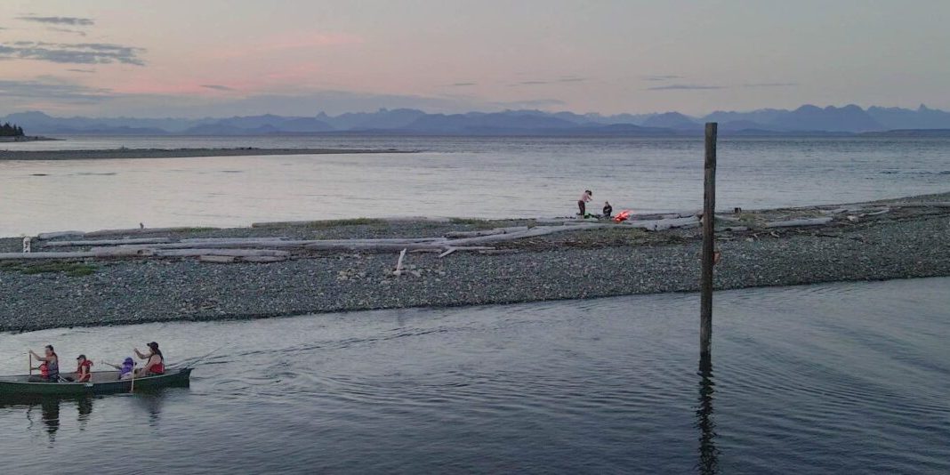 canoeing-on-river-1-1536×534